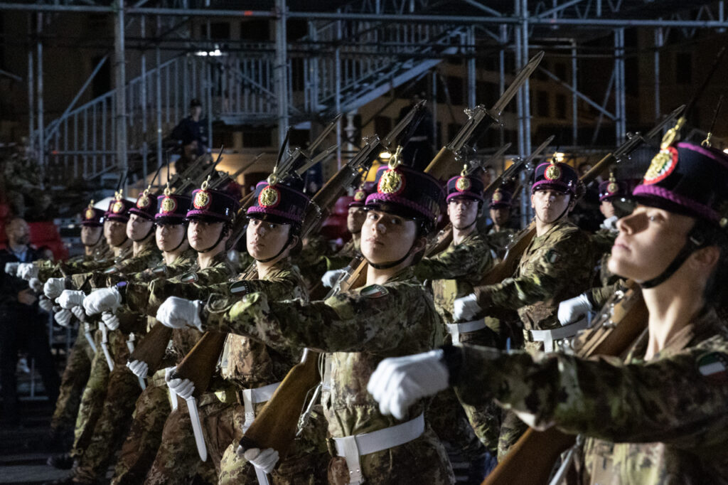 Dietro le quinte della Parata del 2 Giugno: le prove generali delle Forze Armate - brigatafolgore.net Dietro le quinte della Parata del 2 Giugno: le prove generali delle Forze Armate - brigatafolgore.net