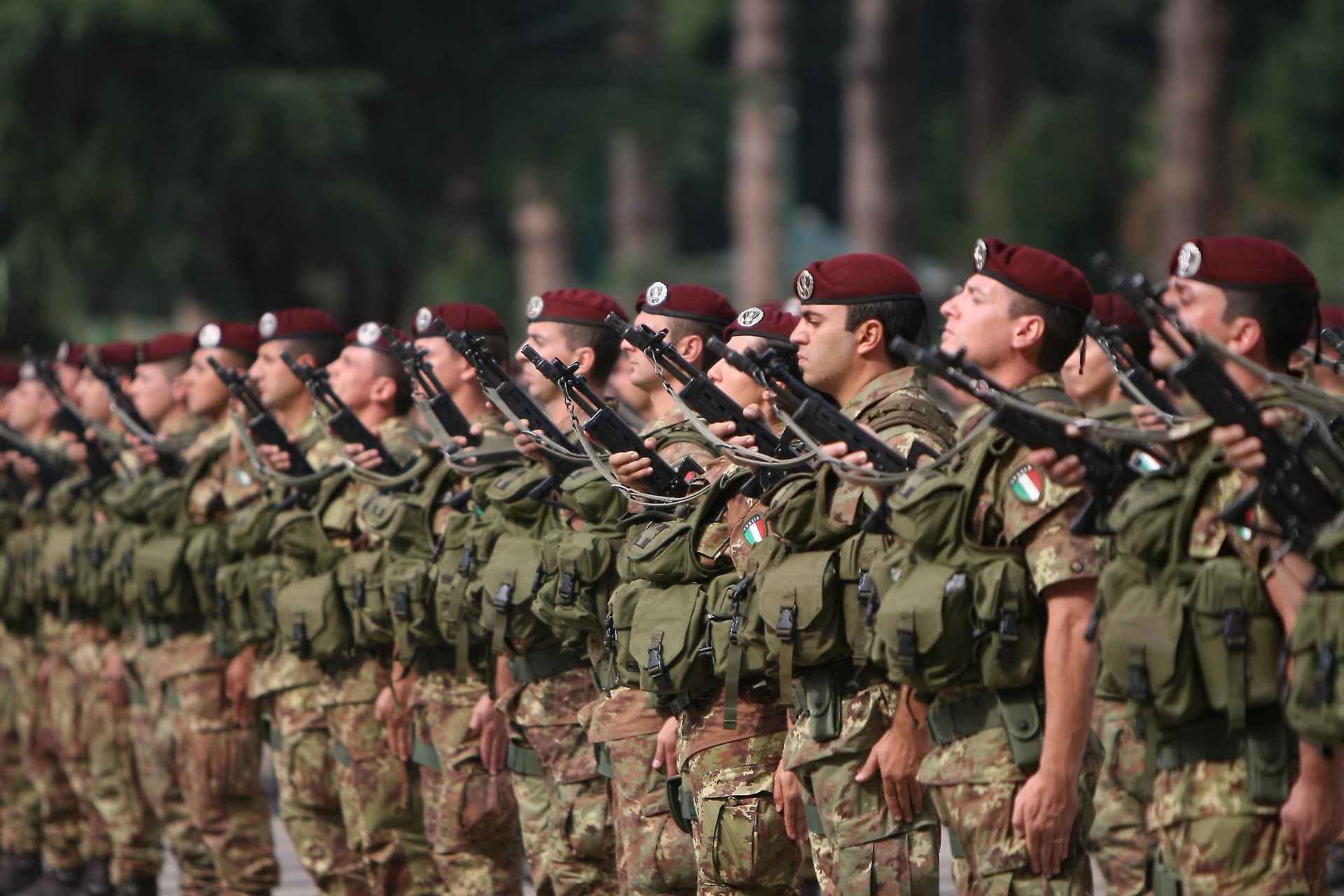 Leva militare obbligatoria: utile ancora oggi? - brigatafolgore.net