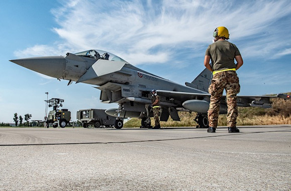 Scramble nel Mar Nero: gli Eurofighter italiani proteggono lo spazio aereo NATO - brigatafolgore.net Scramble nel Mar Nero: gli Eurofighter italiani proteggono lo spazio aereo NATO - brigatafolgore.net
