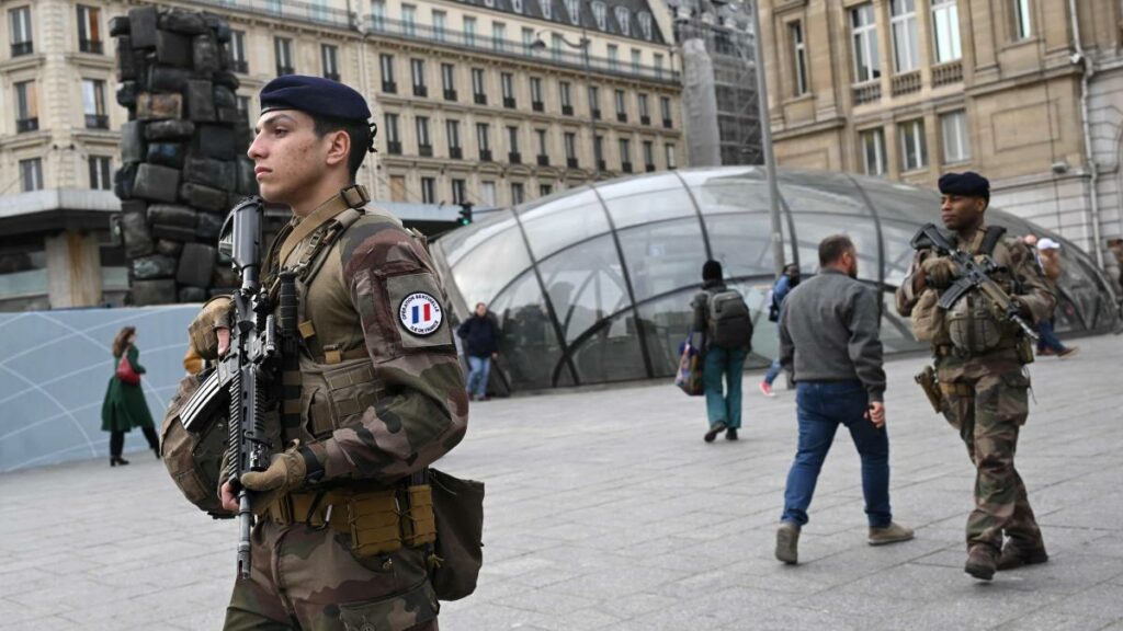Perché in Italia e Francia ci sono soldati armati per le strade, e in Spagna no? - brigatafolgore.net Perché in Italia e Francia ci sono soldati armati per le strade, e in Spagna no? - brigatafolgore.net