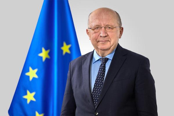 E5: la difesa europea accelera da Roma - brigatafolgore.net E5: la difesa europea accelera da Roma - brigatafolgore.net