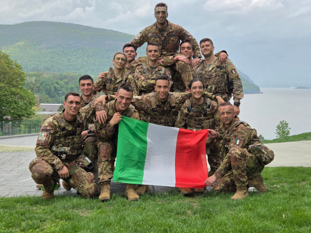 Lezione da Apprendere dalla Sandhurst Military Competition 2025: Addestramento Avanzato con Arma Individuale - brigatafolgore.net Lezione da Apprendere dalla Sandhurst Military Competition 2025: Addestramento Avanzato con Arma Individuale - brigatafolgore.net