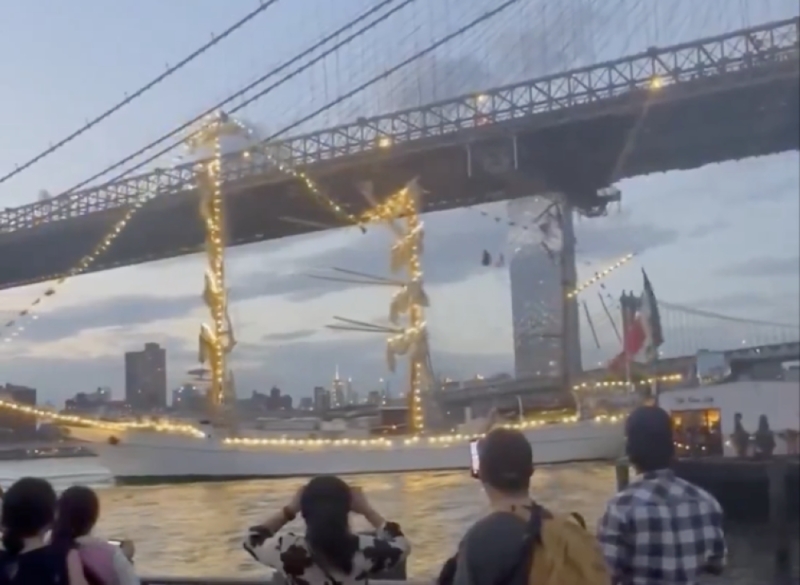 Tragedia a Brooklyn: la Cuauhtèmoc, la Vespucci messicana, contro il Ponte - VIDEO - brigatafolgore.net Tragedia a Brooklyn: la Cuauhtèmoc, la Vespucci messicana, contro il Ponte - brigatafolgore.net