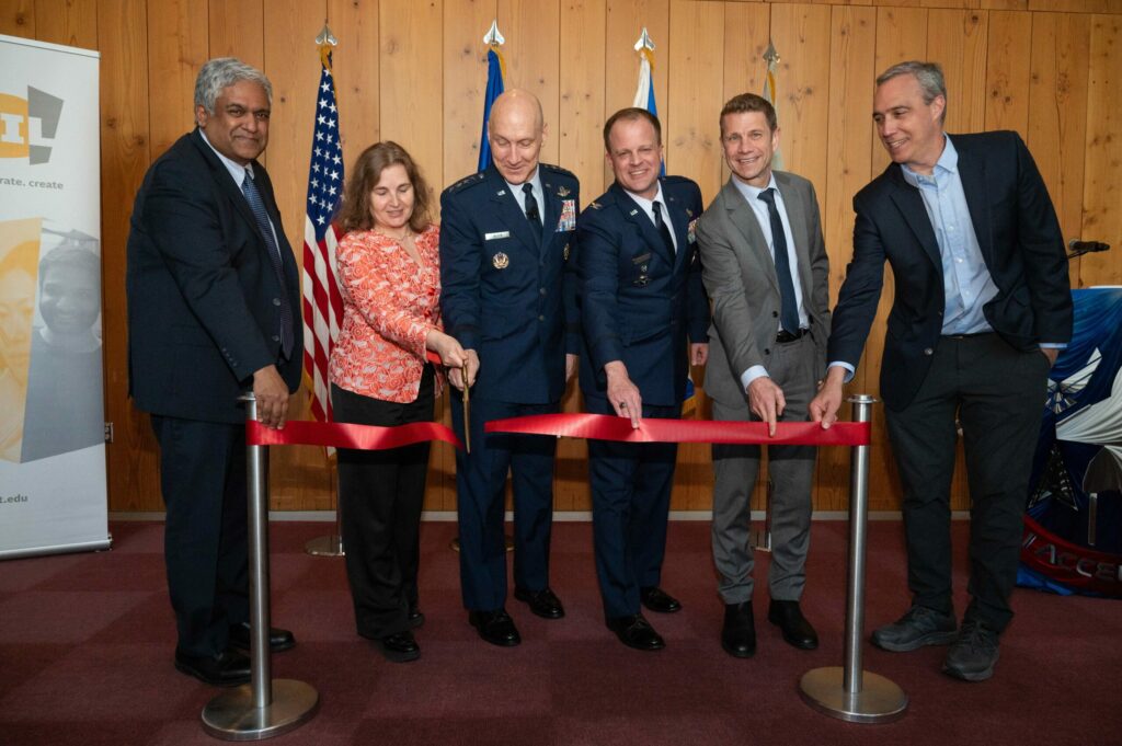 Intelligenza Artificiale: La Nuova Frontiera della US Air Force con il Centro di Eccellenza - brigatafolgore.net Intelligenza Artificiale: La Nuova Frontiera della US Air Force con il Centro di Eccellenza - brigatafolgore.net