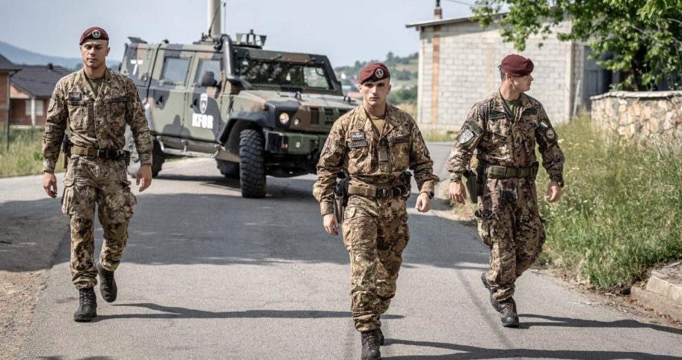 Paracadutisti del 183° Nembo in Kosovo: Pattugliamenti a Dragash/Dragaš - brigatafolgore.net