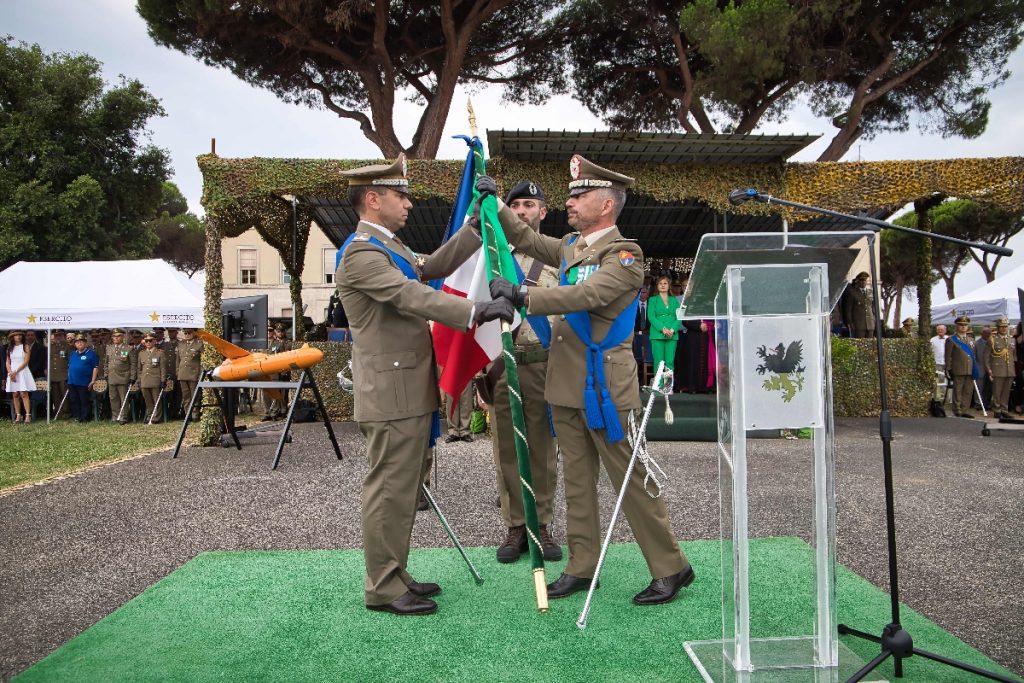 Festa dell’Artiglieria: Un Passaggio di Comando e l'Evoluzione Tecnologica dell'Arma - brigatafolgore.net Festa dell’Artiglieria: Un Passaggio di Comando e l'Evoluzione Tecnologica dell'Arma - brigatafolgore.net