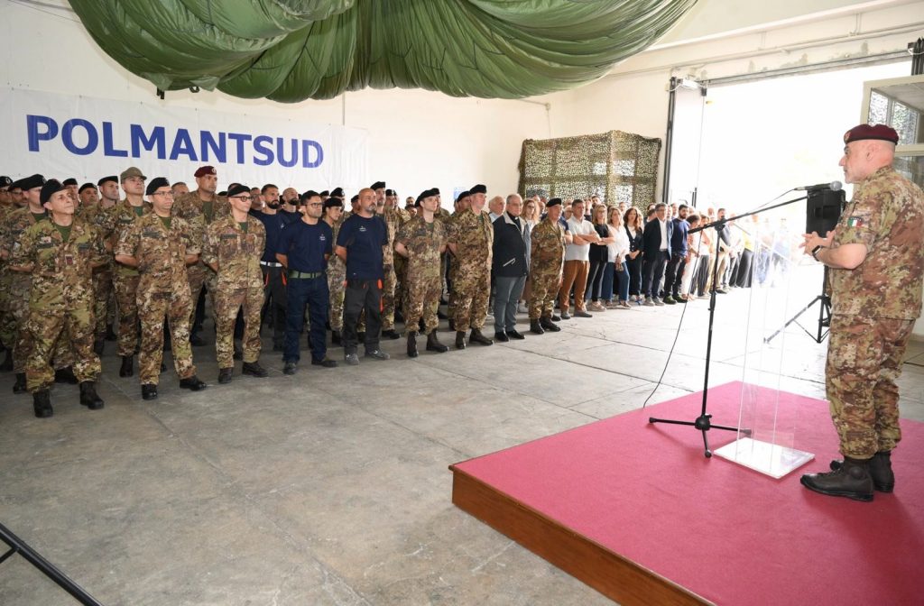 Il Valore del Personale Logistico dell'Esercito: La Visita del Capo di SME al Polo di Mantenimento Pesante Sud - brigatafolgore.net Il Valore del Personale Logistico dell'Esercito: La Visita del Capo di SME al Polo di Mantenimento Pesante Sud