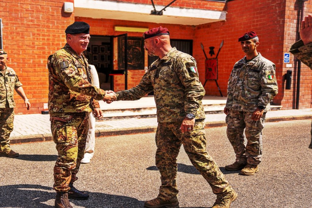 Esercitazione 'Falena II': Il 185° RAO Potenzia le Capacità delle Forze Speciali - brigatafolgore.net Esercitazione 'Falena II': Il 185° RAO Potenzia le Capacità delle Forze Speciali - brigatafolgore.net