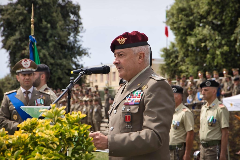 Festa dell’Artiglieria: Un Passaggio di Comando e l'Evoluzione Tecnologica dell'Arma - brigatafolgore.net Festa dell’Artiglieria: Un Passaggio di Comando e l'Evoluzione Tecnologica dell'Arma - brigatafolgore.net