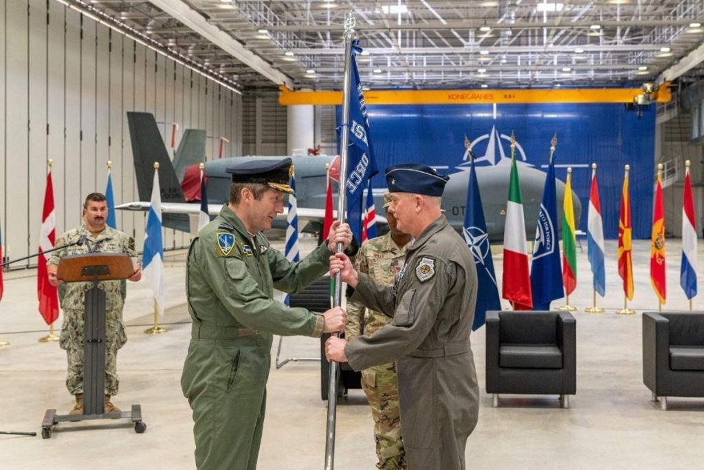 Cambio di Comando alla NISRF: La Forza di Intelligence della NATO alla Base di Sigonella - brigatafolgore.net